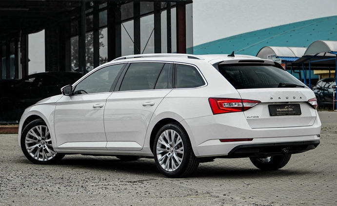 Skoda Superb cena 92900 przebieg: 178000, rok produkcji 2020 z Ogrodzieniec małe 781